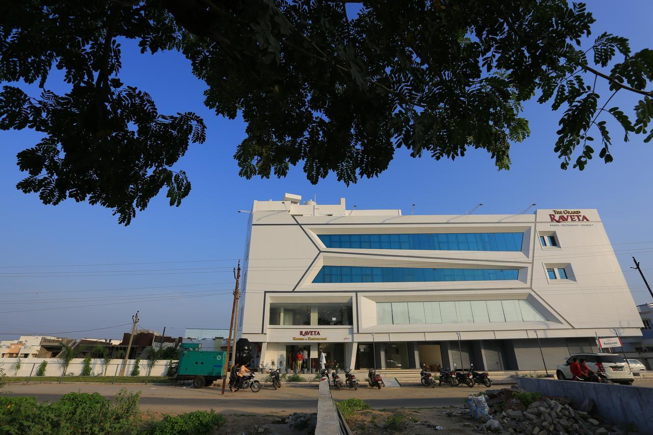 The Grand Raveta Hotel Pātan Buitenkant foto